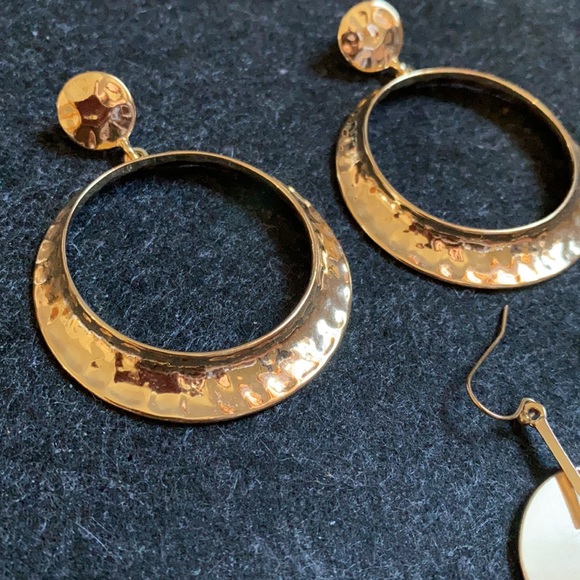 Golden various style vintage earrings lot - Picture 3 of 14